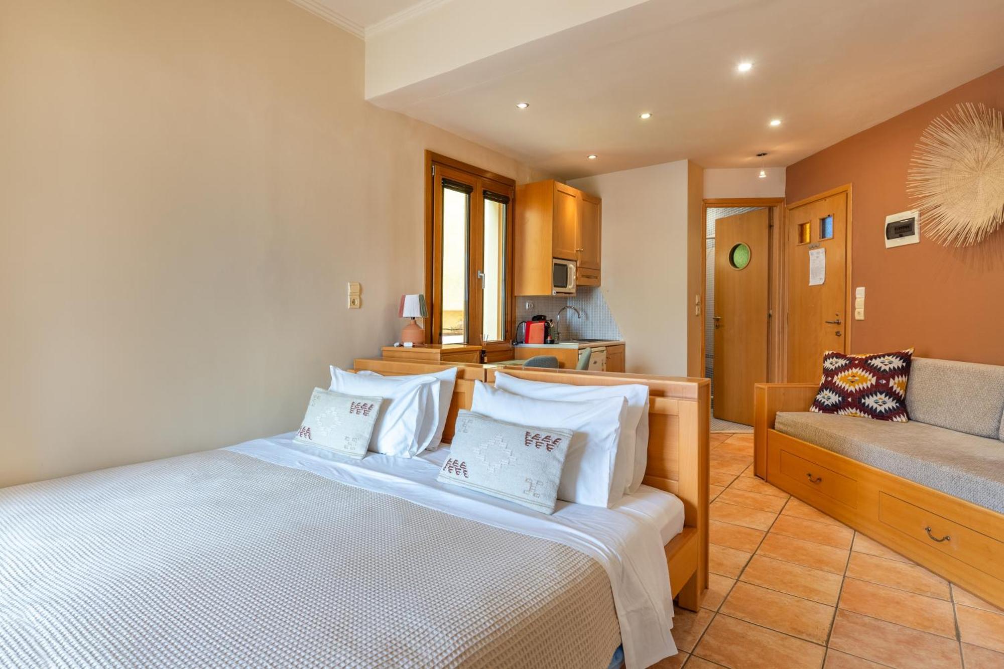 Lidra Rooms Chrissi Akti Chania Exterior foto
